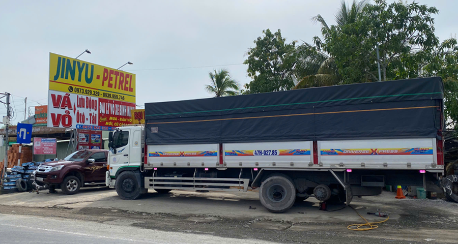 Vá vỏ xe tải vĩnh long
