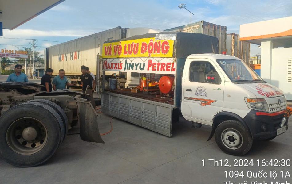 Vá Vỏ Lưu Động Vĩnh Long - Toàn Lốp Vĩnh Long