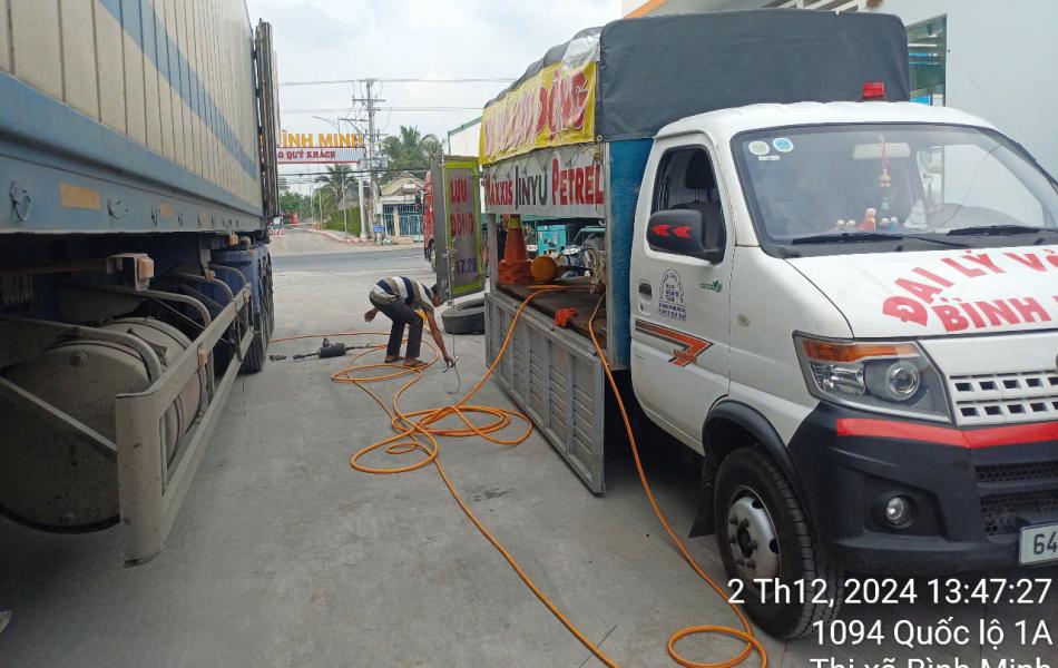 Vá Vỏ Lưu Động Vĩnh Long - Toàn Lốp Vĩnh Long