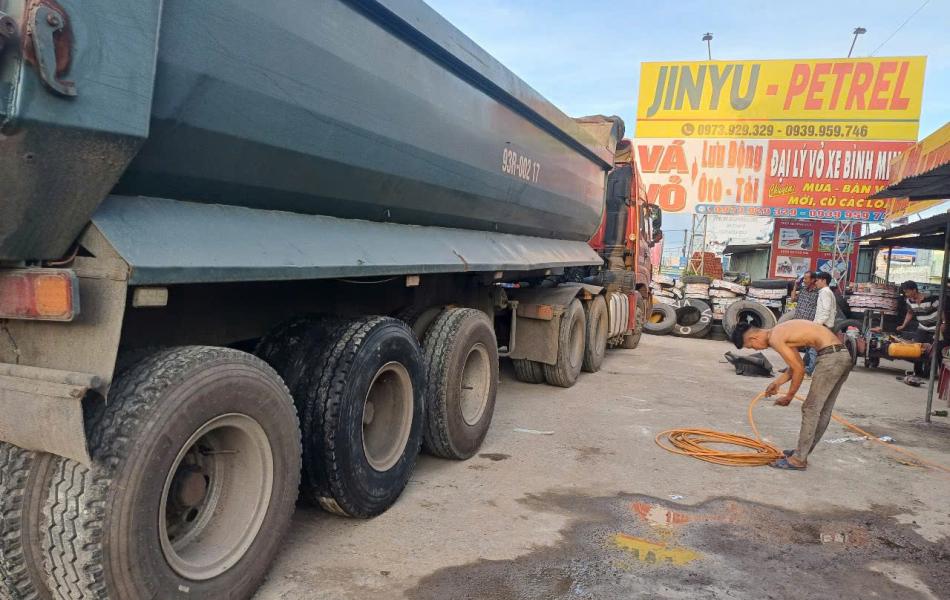 Vá Vỏ Lưu Động Vĩnh Long - Toàn Lốp Vĩnh Long