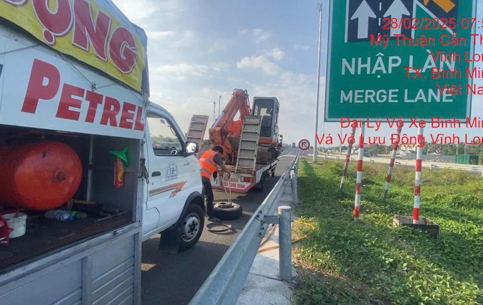 VÁ VỎ XE LƯU ĐỘNG VĨNH LONG